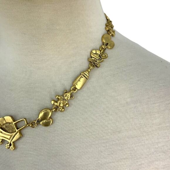 Bergdorf Goodman Vintage 1995 Gold Tone New Baby Necklace Signed - Picture 4 of 6